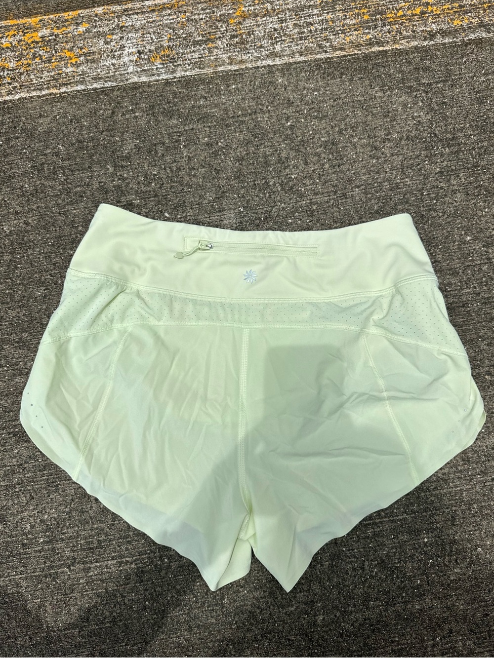 Athleta Light Yellow Run With It 3.5" Short - Size XS - Picture 4 of 5